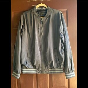 𝅺men’s No Boundaries light weight lined jacket